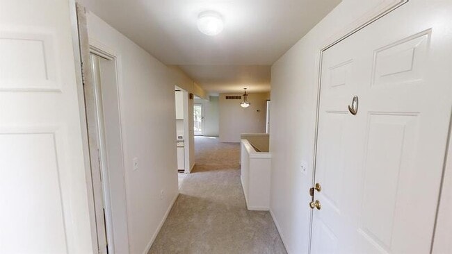 Building Photo - 455 Village Oaks Ct