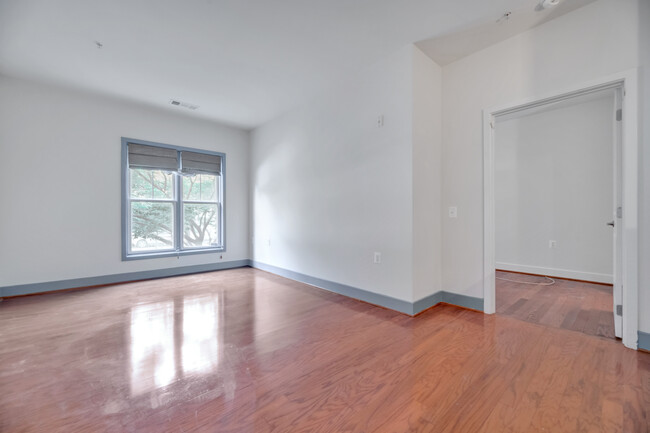 Building Photo - 1425 11th St NW