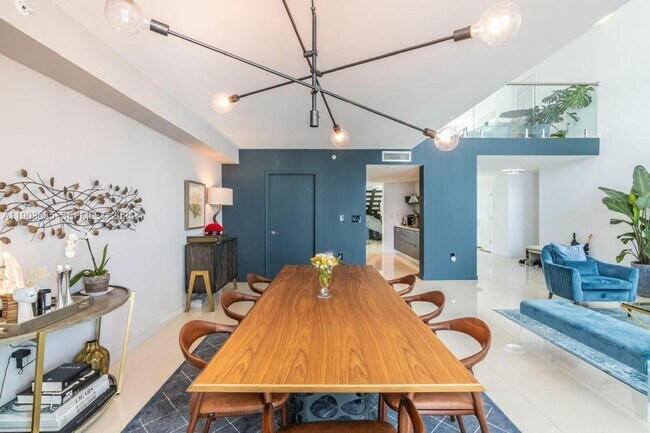 Building Photo - 7928 East Dr