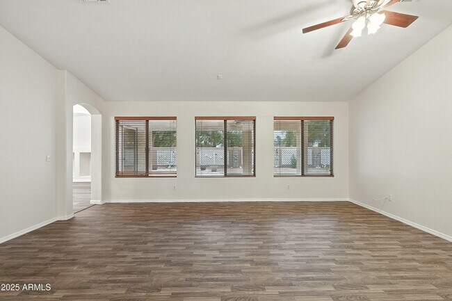 Building Photo - 5307 W Morten Ave