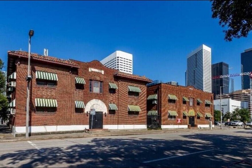 Building Photo - 1414 Austin St