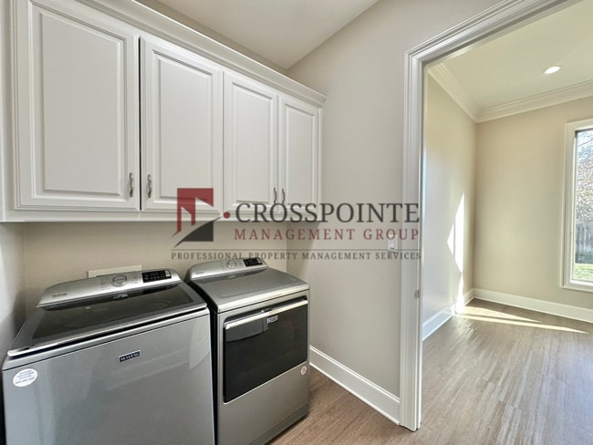 Building Photo - 3 Bedroom 2 Bath Near Three Lakes MS!