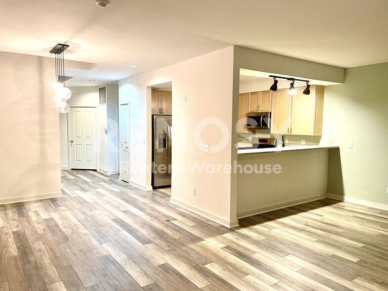 Building Photo - 15605 NE 91st Way