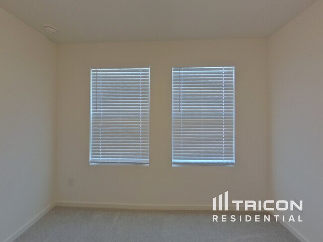 Building Photo - 10740 Cowhide Ln