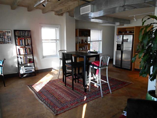 Building Photo - 329 E Colorado Blvd