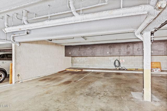 Building Photo - 460 E Cypress Ave
