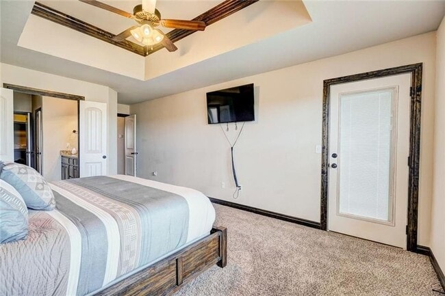 Building Photo - St James Park Home in Norman - Community Pool!  Available in April!