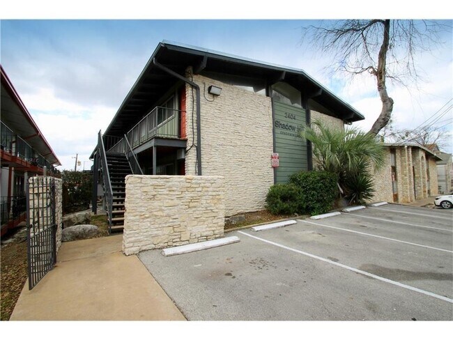 Building Photo - 2404 Longview St