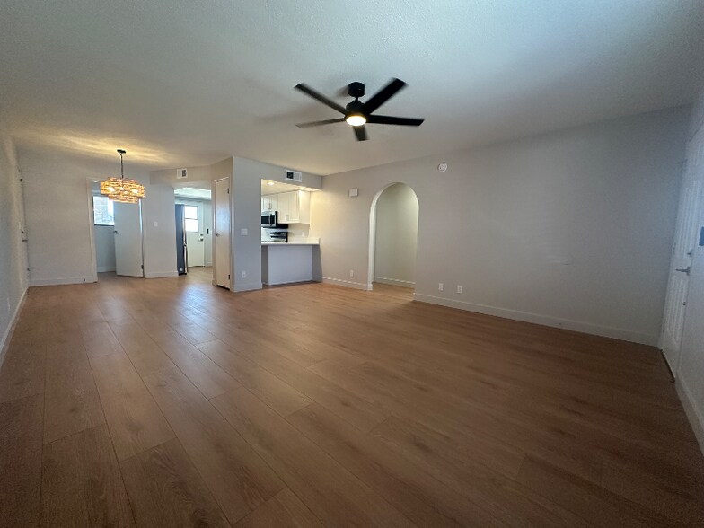 Primary Photo - 3330 Tolteca Dr