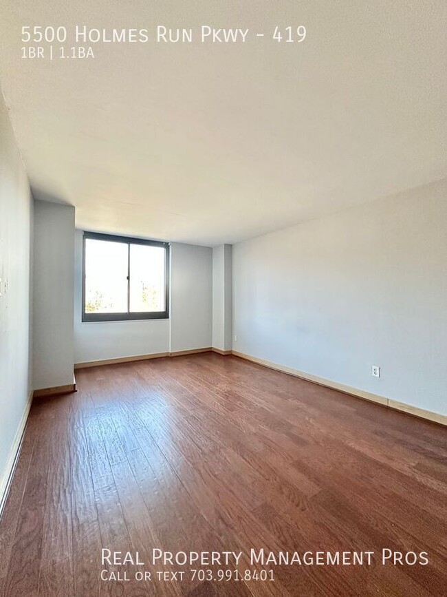 Building Photo - UPDATED CONDO 1 BED 1.5 BATH!!   ALL UTILI...