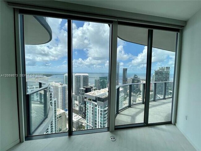 Building Photo - 1000 Brickell Plaza
