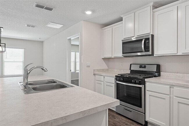 Building Photo - 657 Grand Reserve Dr