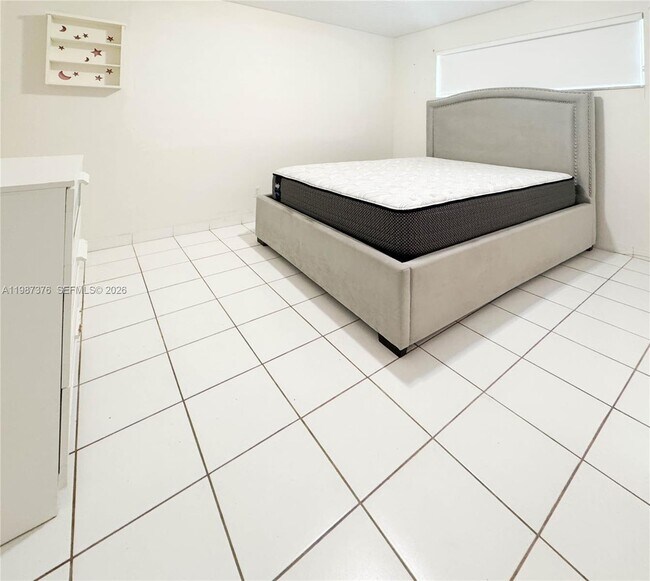 Building Photo - 1911 N 44th Ave