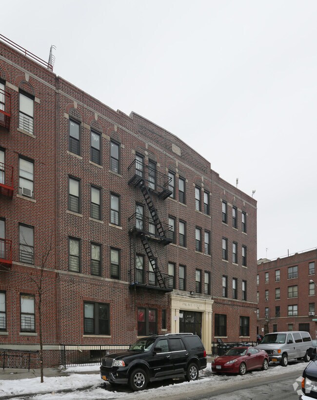 Primary Photo - Palace Court