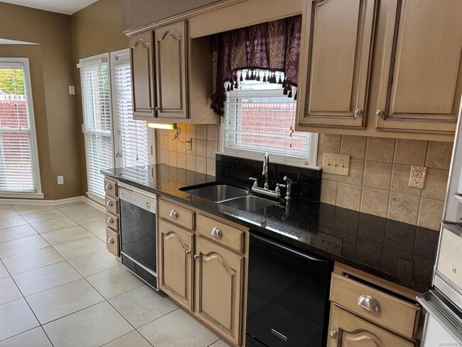 Building Photo - 8636 Harvest Ridge Dr