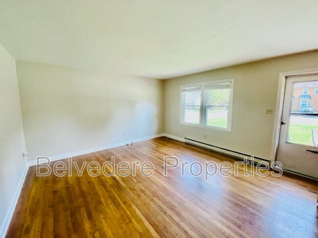 Building Photo - 1405 Glenside Dr