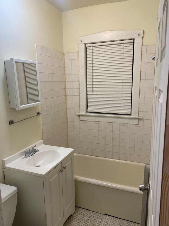 Building Photo - 6720 S Chappel Ave