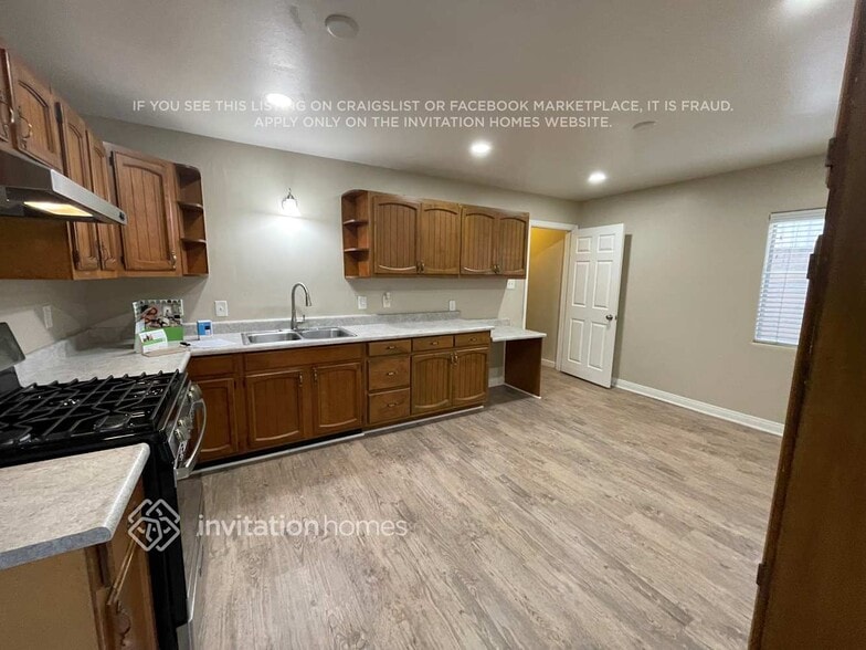 Building Photo - 22618 Catskill Ave