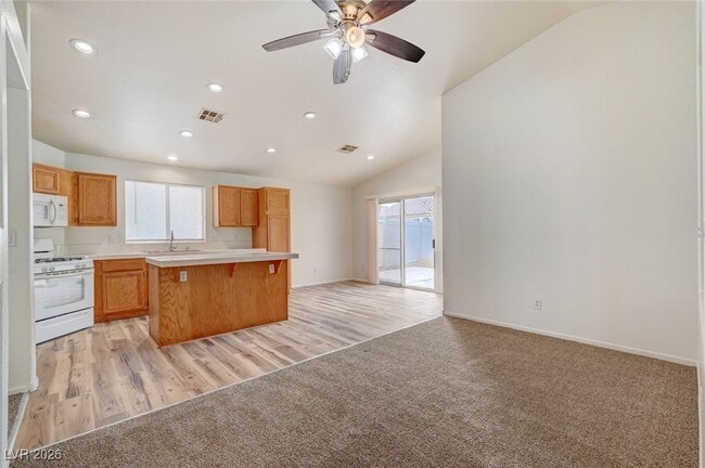 Building Photo - 9573 Paradise Rd