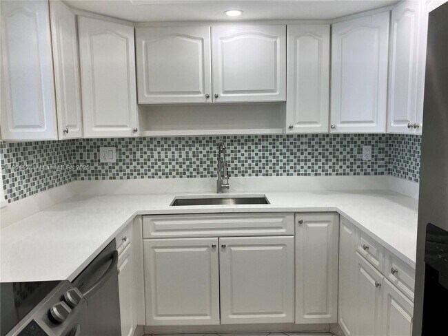 Building Photo - 500 Three Islands Boulevard