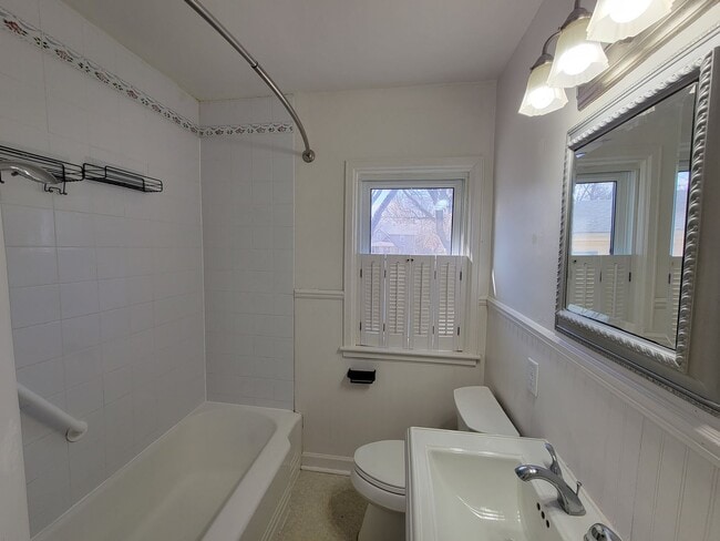 Building Photo - 3 Bedroom Single Family home for Rent