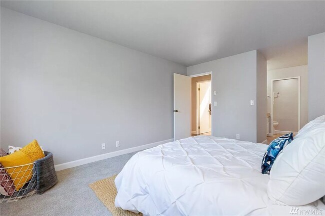 Bedroom 1 - 9800 Roosevelt Way NE