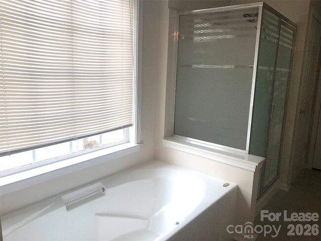 Building Photo - 9525 Oswald Ln