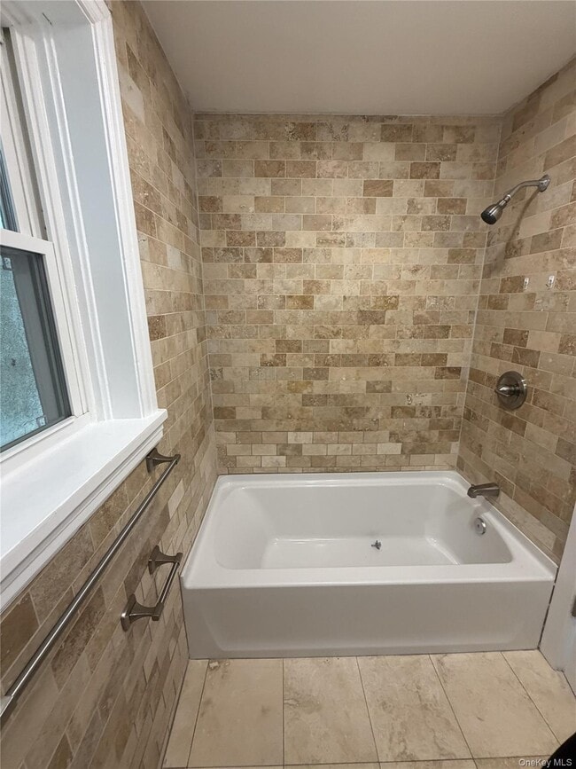 Building Photo - 4 Milton Ave