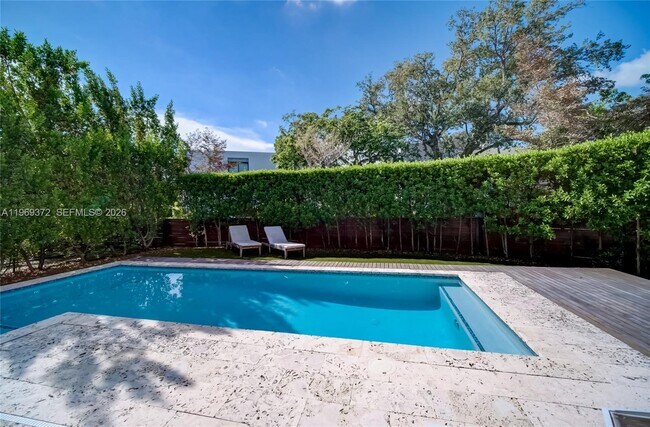 Building Photo - 8660 Arboretum Ln