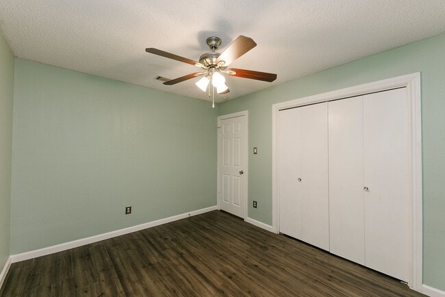 Building Photo - Marvelous in Milwood!