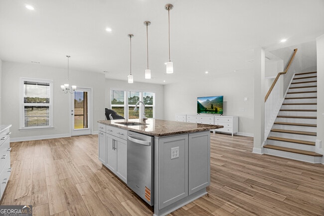 Building Photo - 340 Dendron Dr