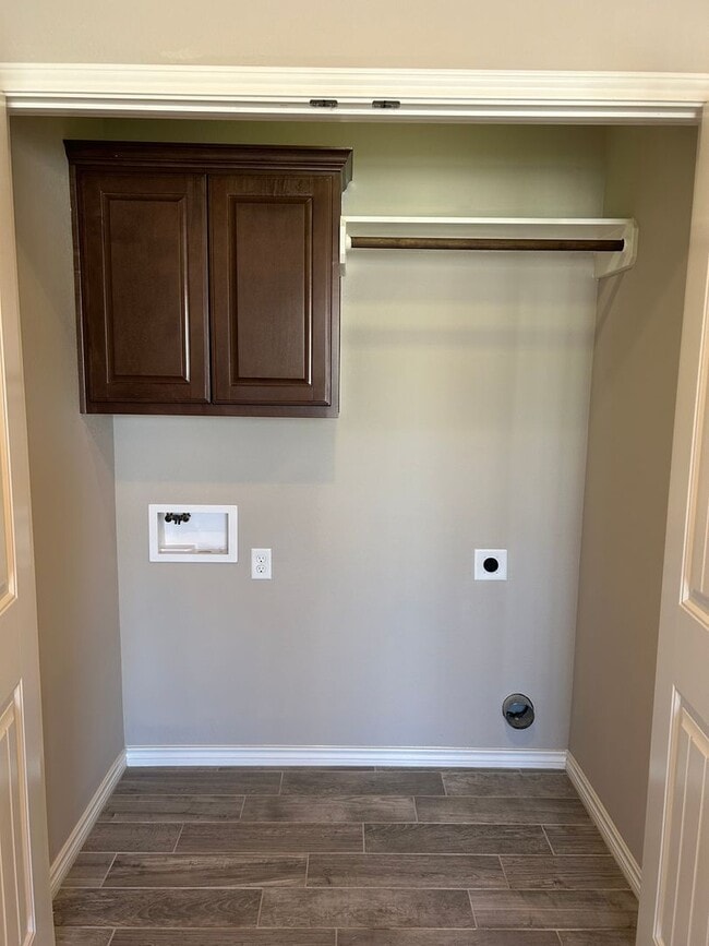 Building Photo - 3 bed/3 bath in South College Station Avai...