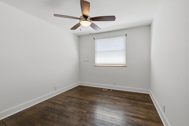 Building Photo - 1147 Cahal Ave