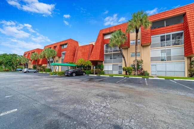Building Photo - 22615 SW 66th Ave