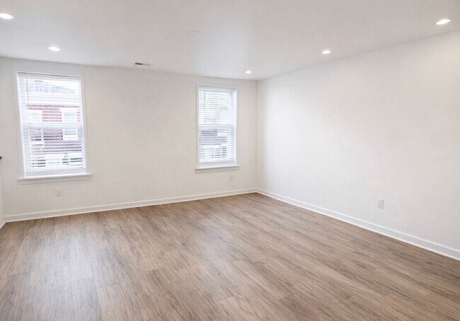 Building Photo - 2217 Reed St