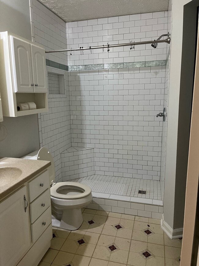 Building Photo - 110 Peachtree Dr