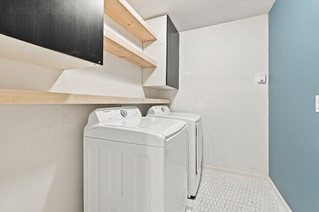 Building Photo - 129 Zulabelle Ct