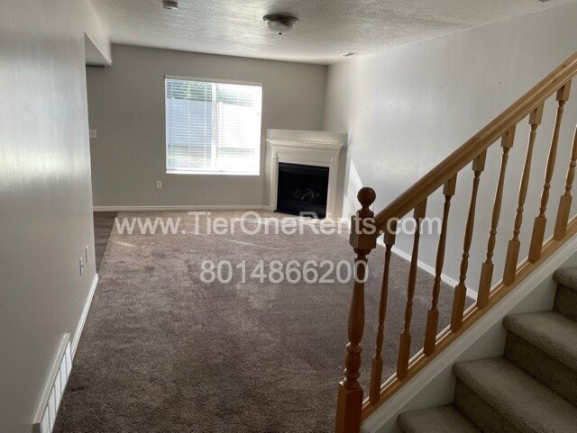 Building Photo - NO DEPOSIT option available for qualified ...