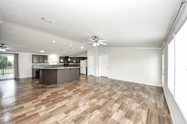 Building Photo - 4000 Mustang Rd