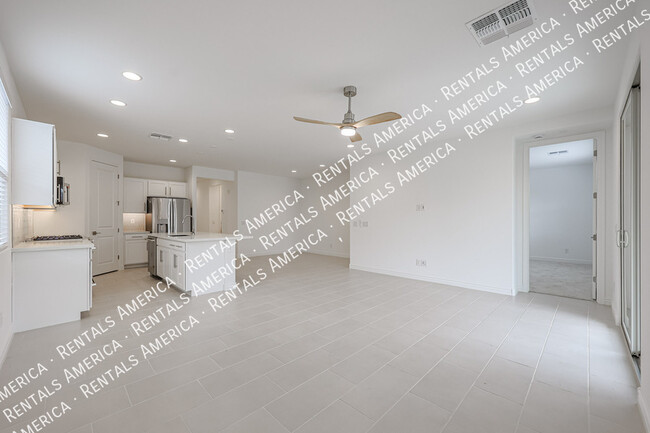 Building Photo - 16911 W Siesta Wy