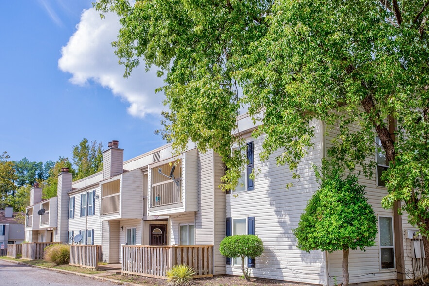 Primary Photo - Annies Townhomes- FREE month!
