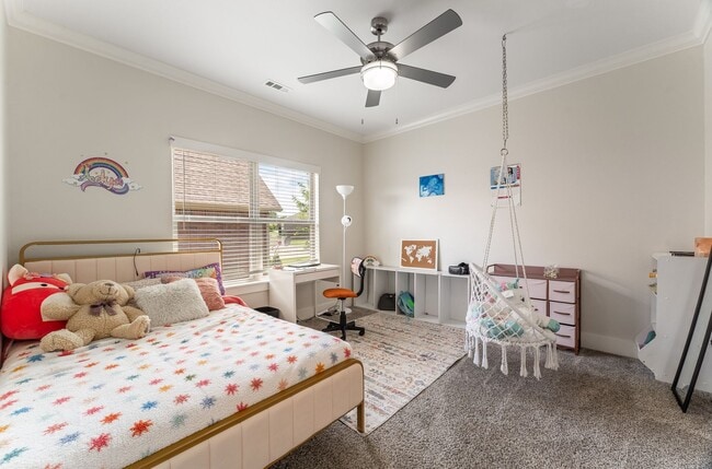 Building Photo - "Contemporary Elegance: Spacious 4 Bed, 3 Bath Modern Rental Home"