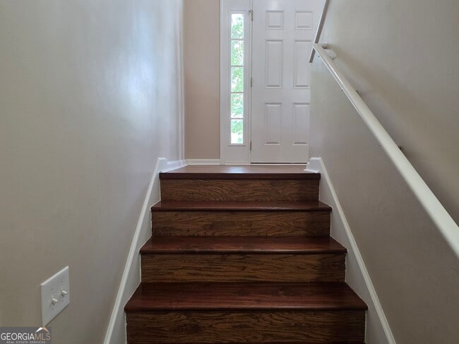 Building Photo - 301 Aspen Arbor
