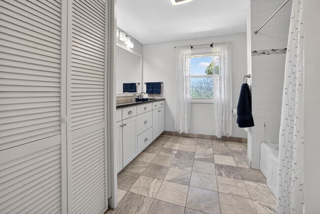 Building Photo - Stunning 4 bed + office, 4 bath rental home in Damascus!