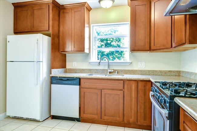Building Photo - Wow! What a Great Home! Available Soon!