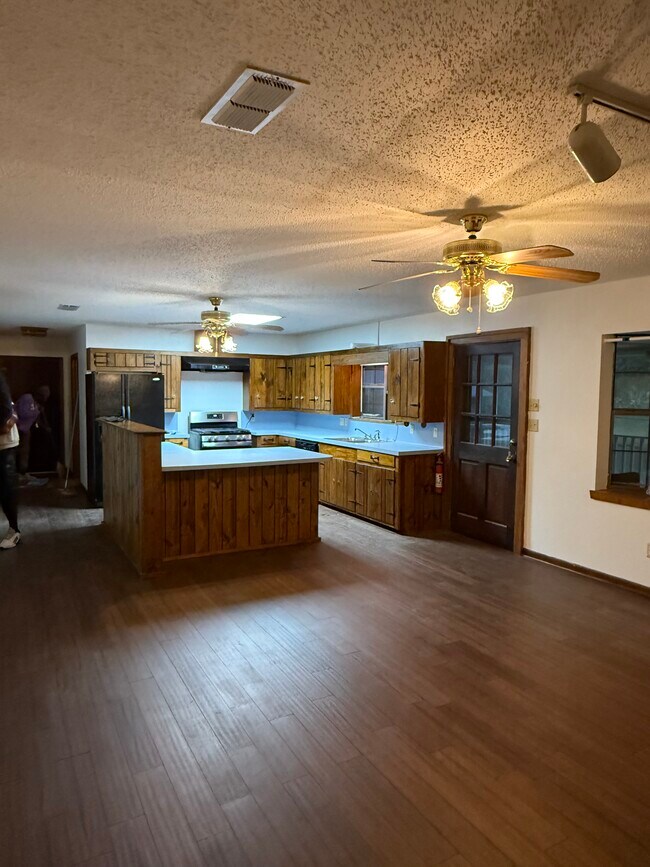 Building Photo - 3809 Addison Ave