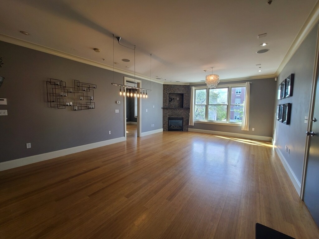 Building Photo - 354 Dorchester St