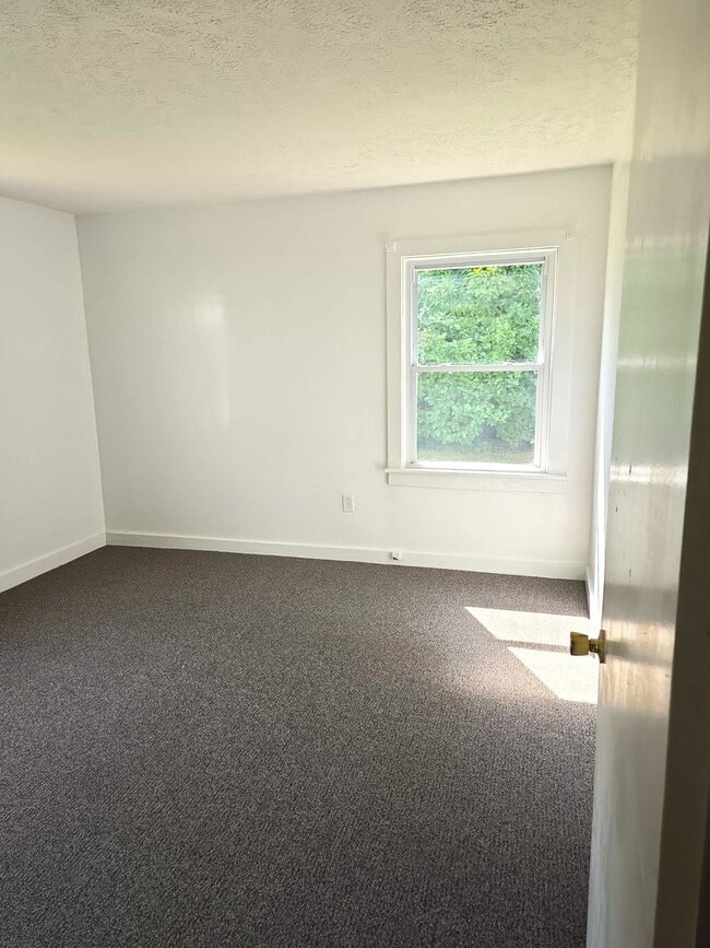 Building Photo - Cozy 2 bed/1 bath single-family home