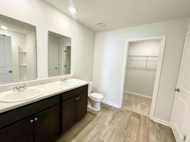 Building Photo - 108 Rosefield Ct
