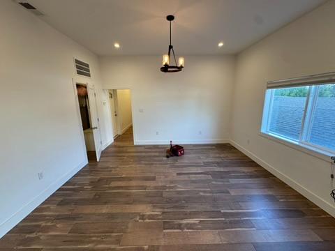 Building Photo - 435 Main St